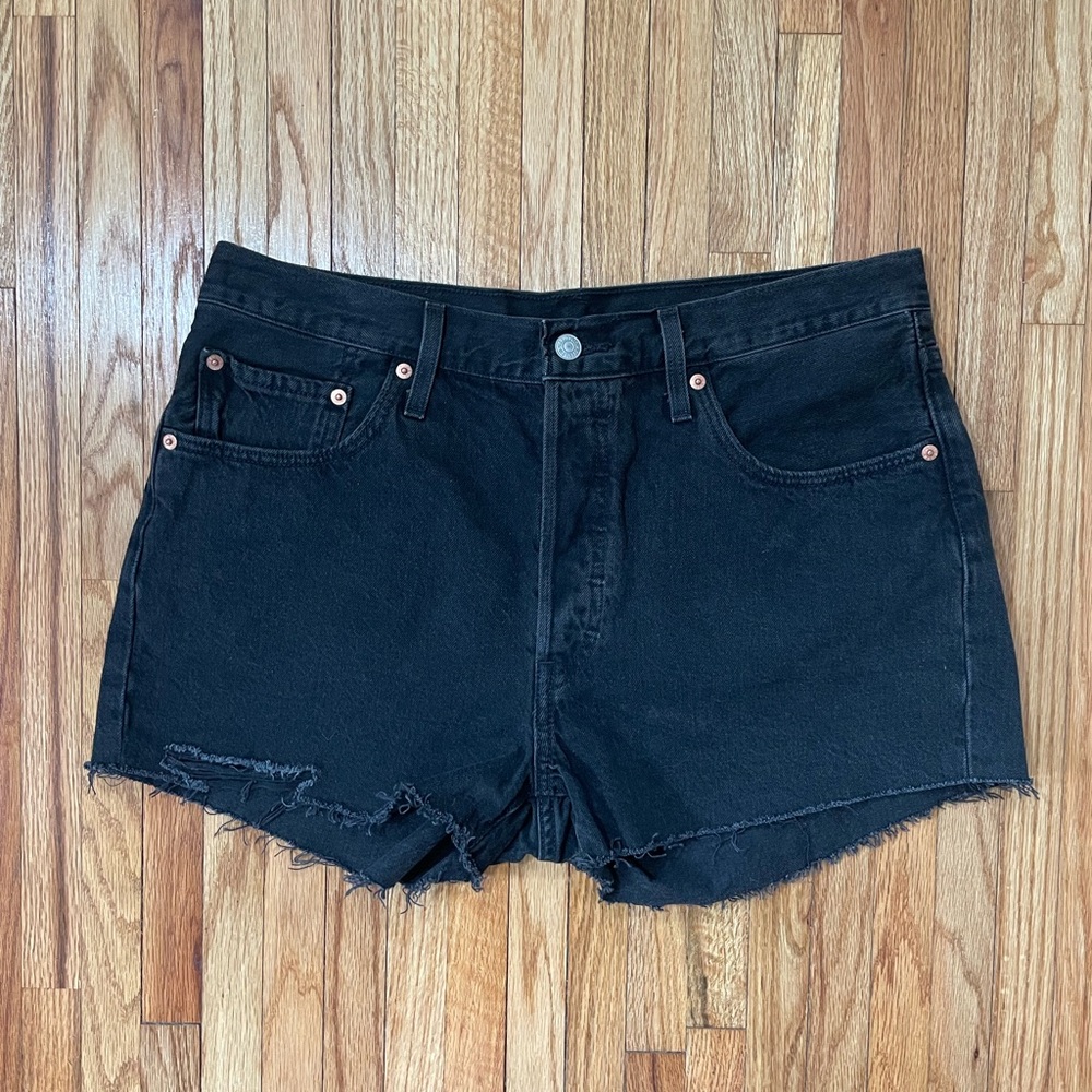 LEVI’S 501 Black Denim Shorts